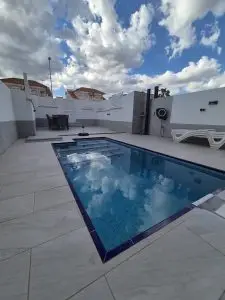 N75-piscine-scaled-1